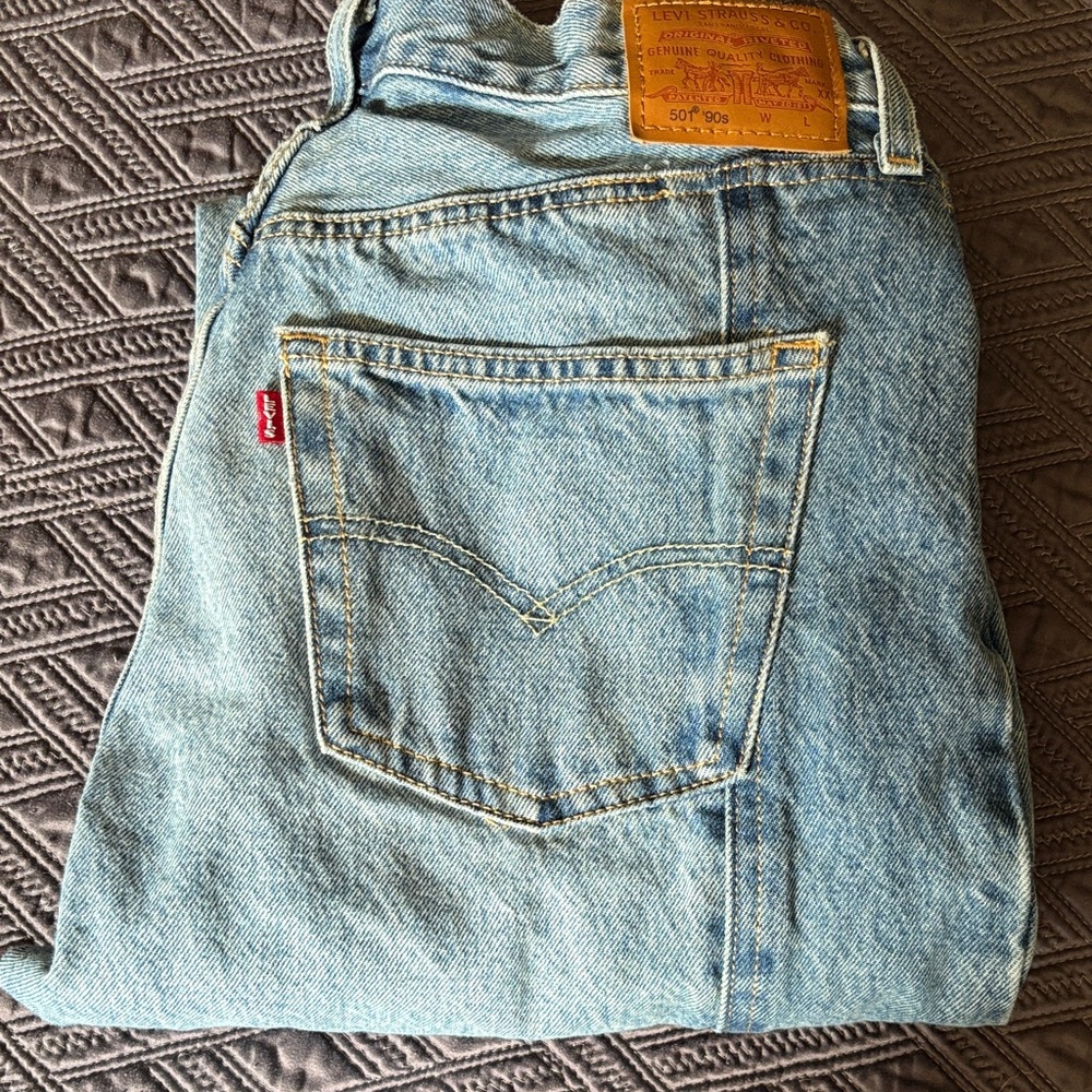 Levi's Light Blue Denim Jeans with Red Tab